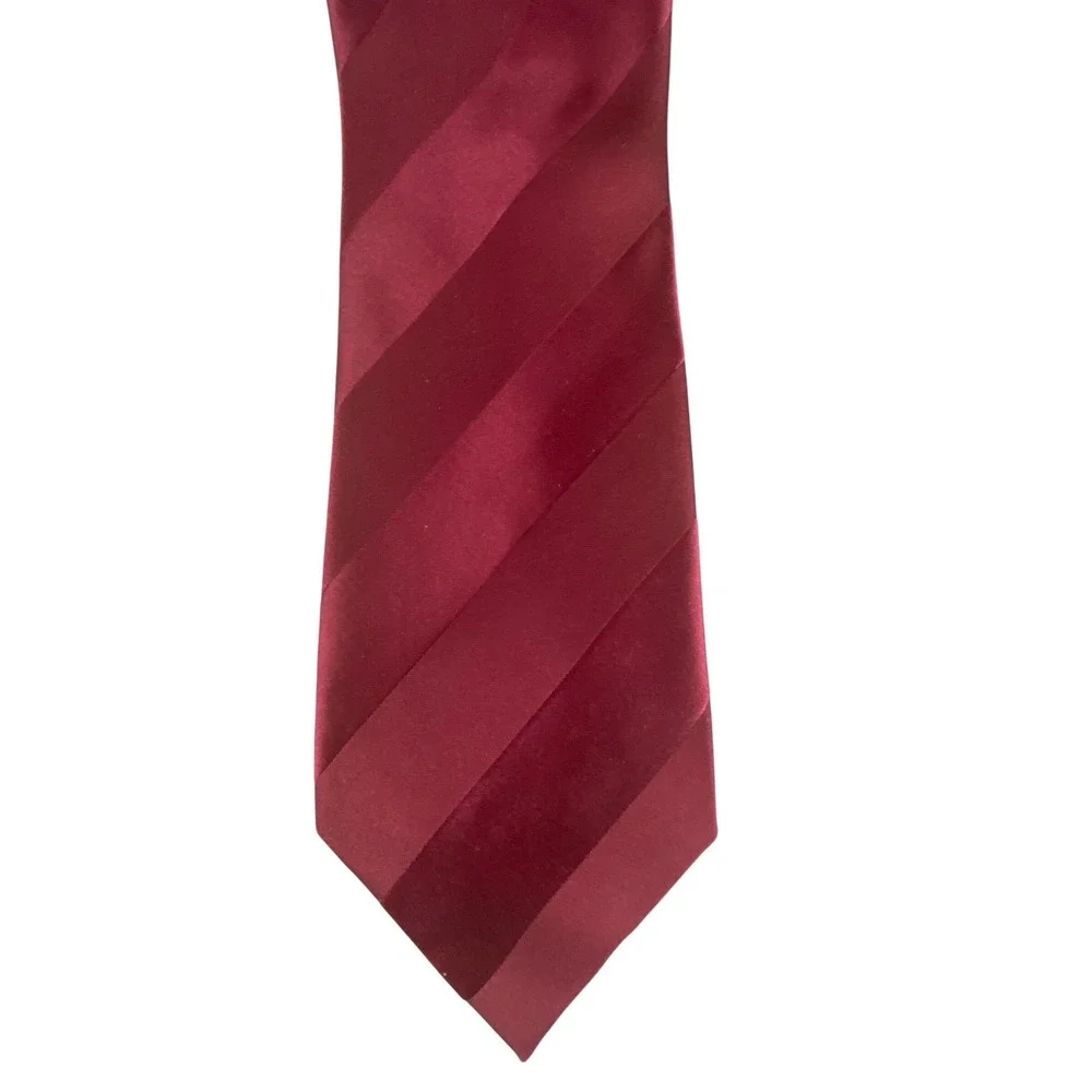Donald J. Trump Mens Silk Tie Burgundy Red Striped Tone On Tone Signature 59
